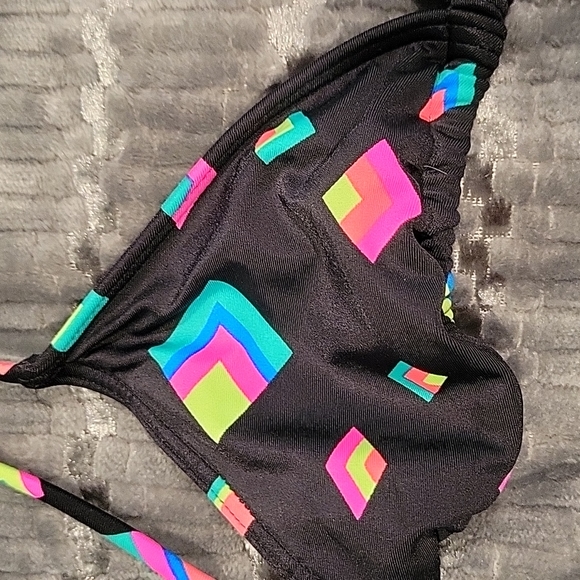 O'Neill Swimsuit Top - Picture 2 of 6